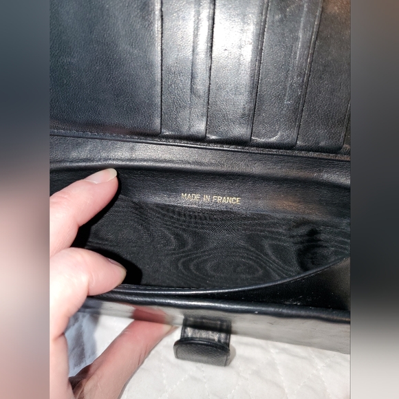 CHANEL CC Logo Black Caviar Kisslock Long Bifold Wallet - Picture 8 of 11